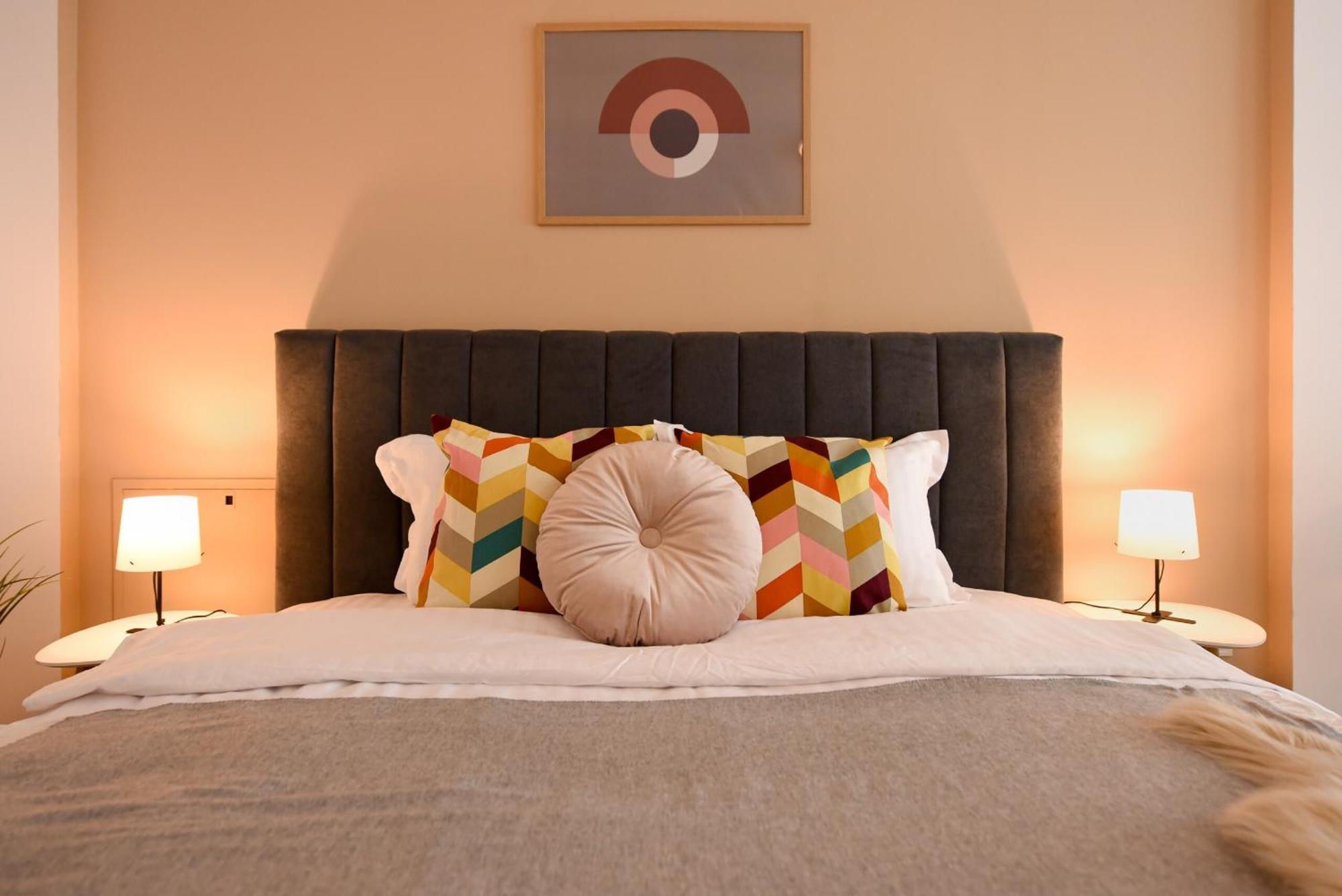 Modern Studios In Nerva Traian - Contemporary Living At Its Finest Boekarest Kamer foto