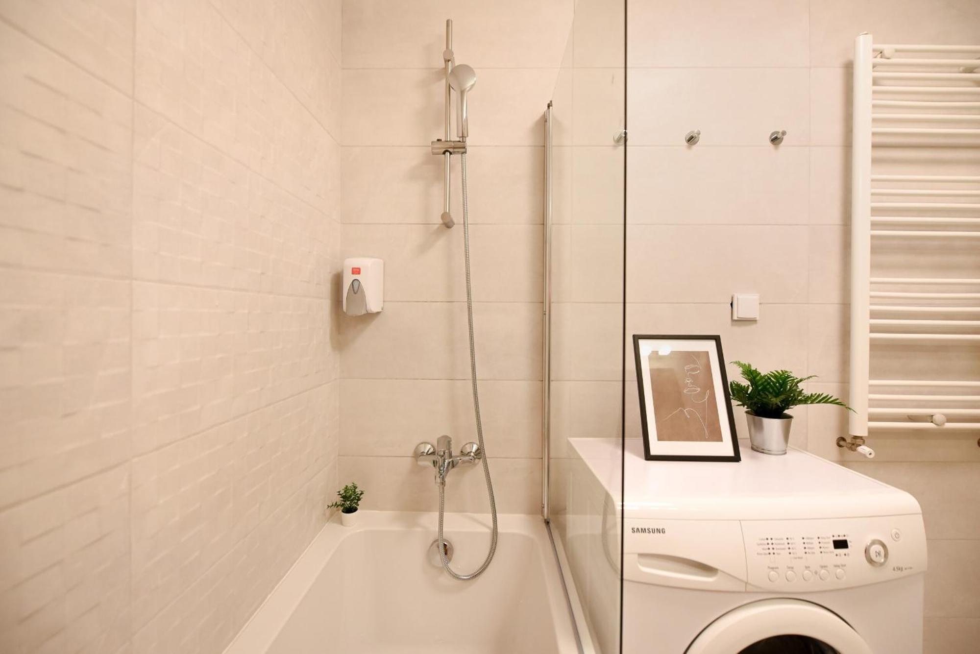 Modern Studios In Nerva Traian - Contemporary Living At Its Finest Boekarest Kamer foto